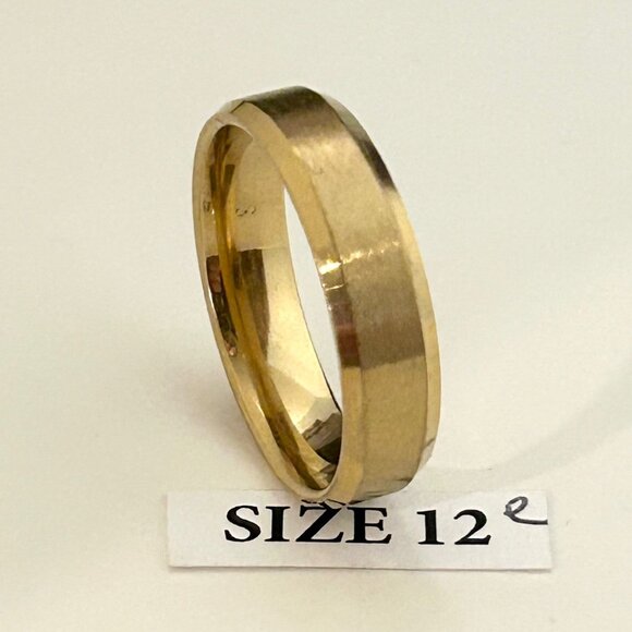Gold Tone Ring, Size 12 - Picture 3 of 4